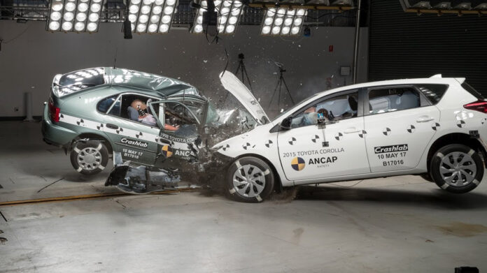 crash corolla auris