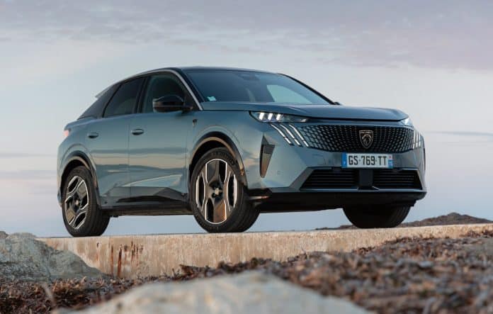 Peugeot e-3008