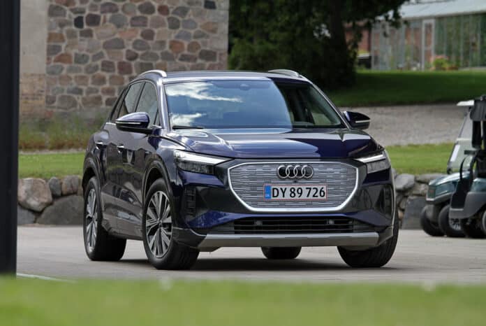 Audi A4 e-tron