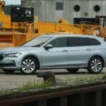 Skoda Superb Combi side wp