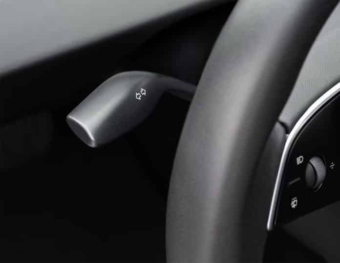 tesla model 3 blinkerarm