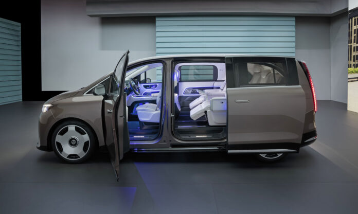 Mercedes VLE side