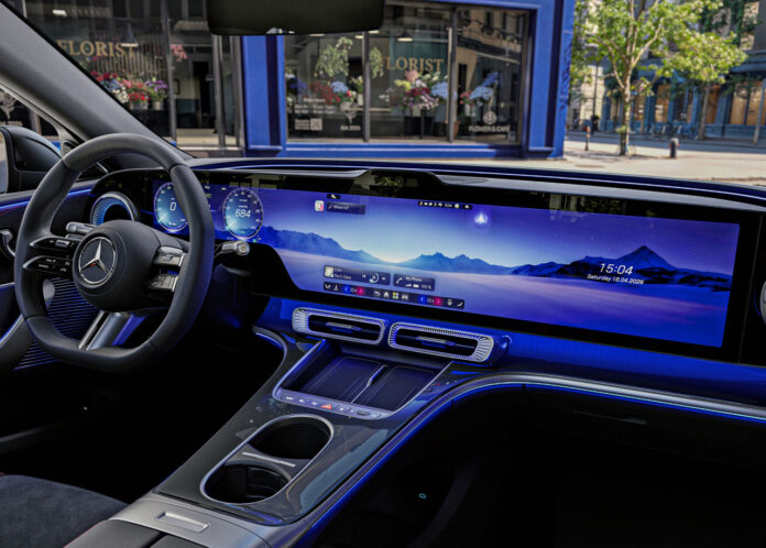 Mercedes C electric hyperscreen