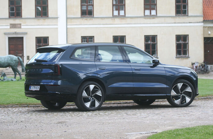 Volvo EX90 bag 1